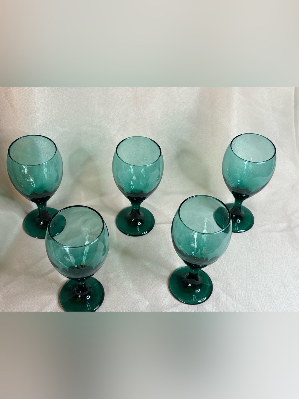 Vintage Emerald Glass Wine Goblets Set of 5 Stemmed Water Glasses 6.75" MCM - Picture 2 of 4